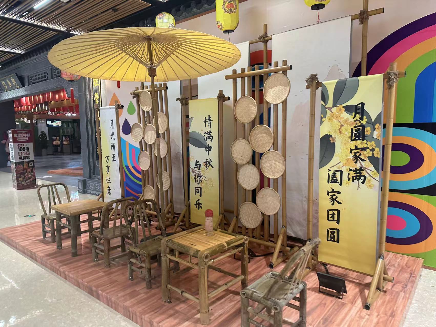 某商场美陈布置 - 商城美陈.jpg